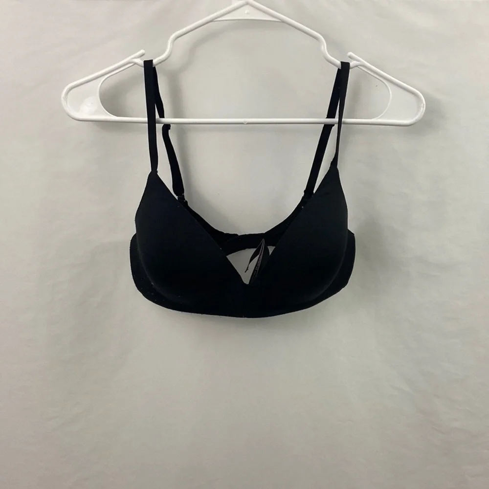 Victoria’s Secret Black No Wire 34C Bra - Picture 1 of 9